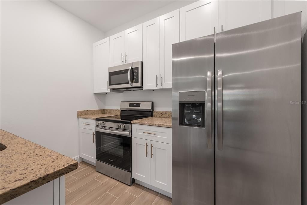 For Sale: $214,990 (2 beds, 2 baths, 1055 Square Feet)