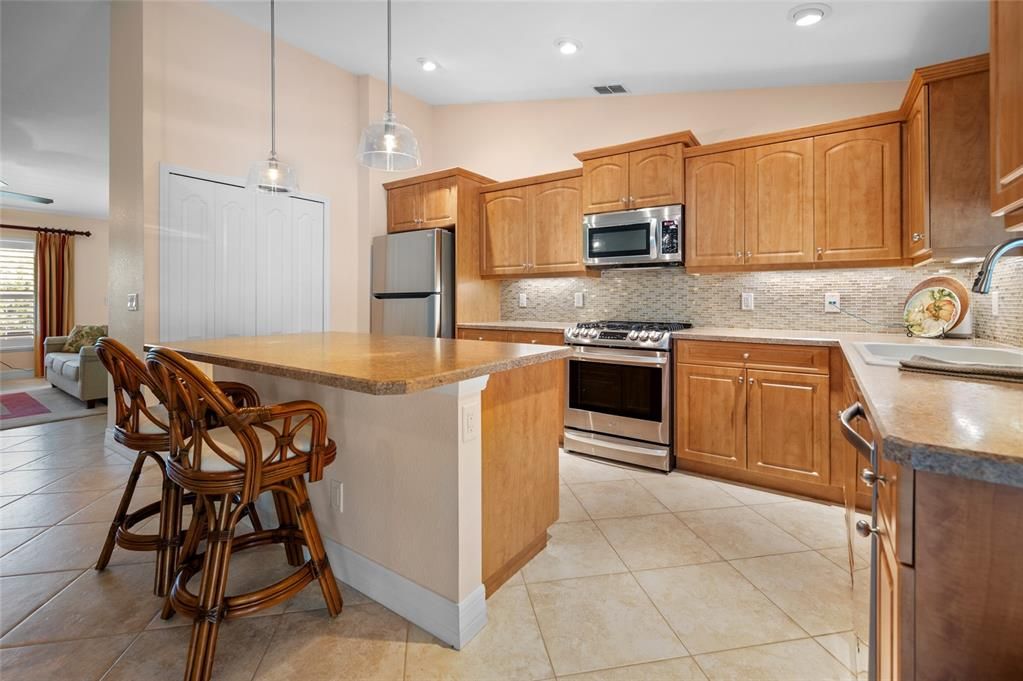 For Sale: $424,500 (3 beds, 2 baths, 1617 Square Feet)