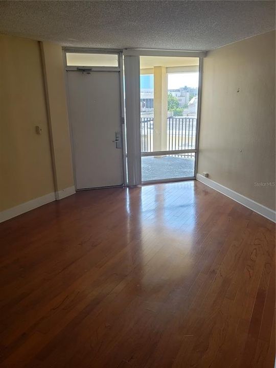 For Sale: $250,000 (2 beds, 2 baths, 1392 Square Feet)