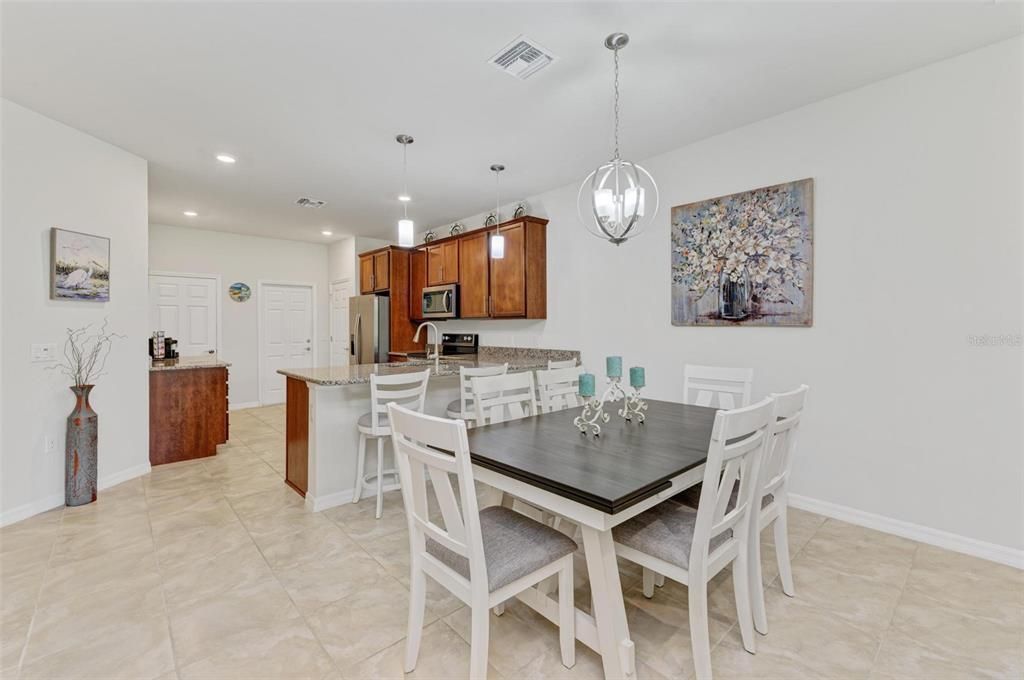 For Sale: $399,900 (2 beds, 2 baths, 1448 Square Feet)