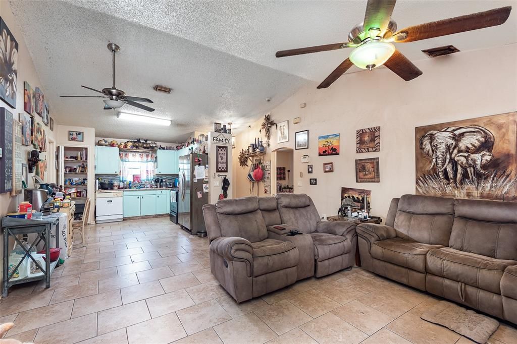 For Sale: $375,000 (3 beds, 2 baths, 1232 Square Feet)