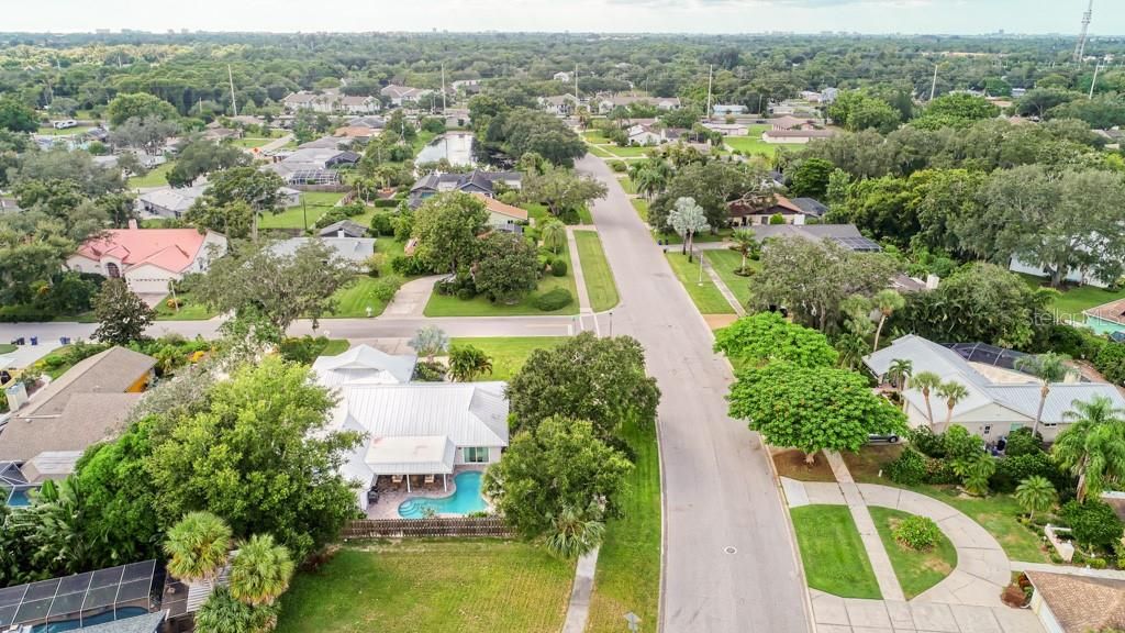 Active With Contract: $950,000 (4 beds, 3 baths, 2633 Square Feet)