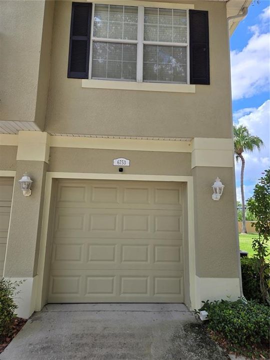 Active With Contract: $1,850 (2 beds, 2 baths, 1298 Square Feet)