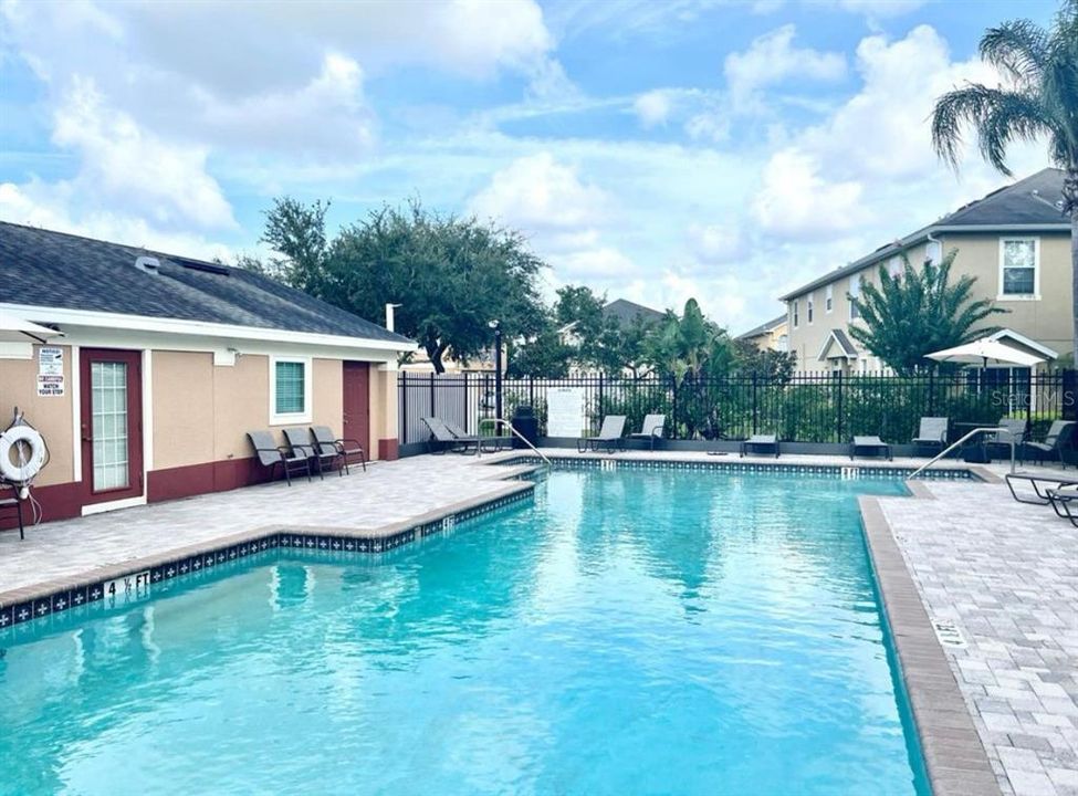 Active With Contract: $1,850 (2 beds, 2 baths, 1298 Square Feet)