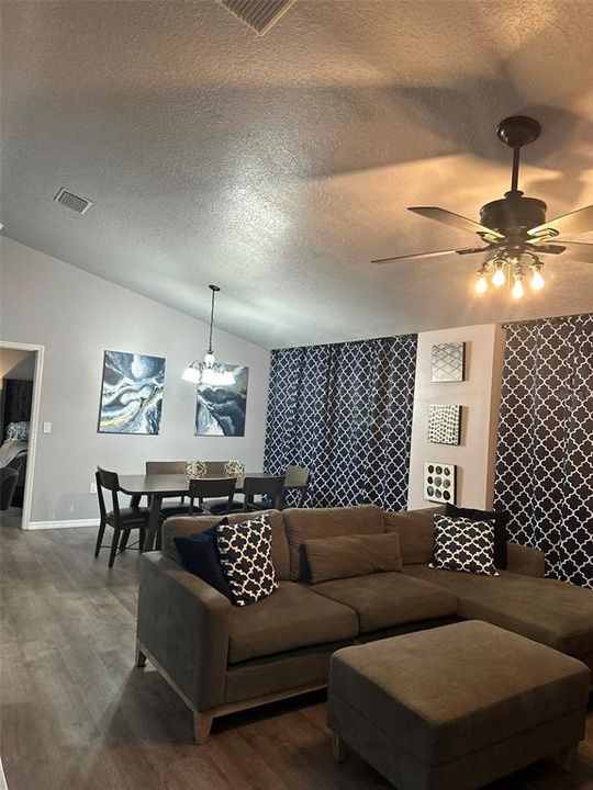 Active With Contract: $1,850 (2 beds, 2 baths, 1298 Square Feet)