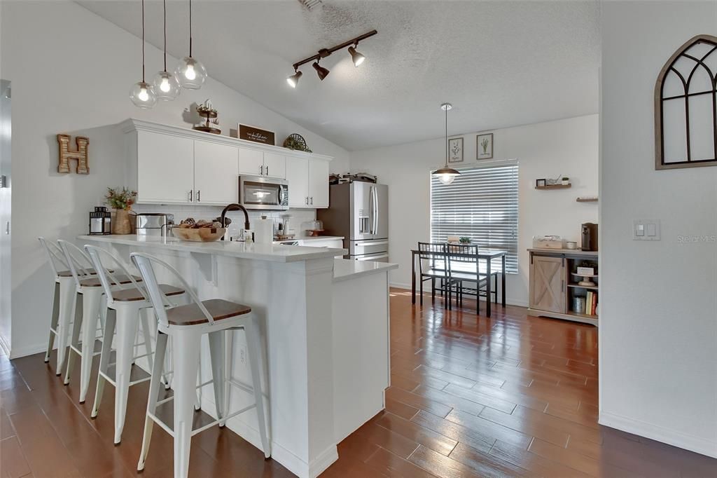 For Sale: $359,900 (3 beds, 2 baths, 1524 Square Feet)