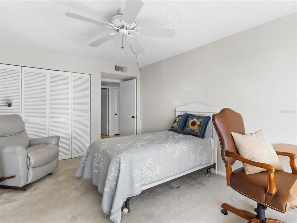 For Sale: $375,000 (2 beds, 2 baths, 1310 Square Feet)