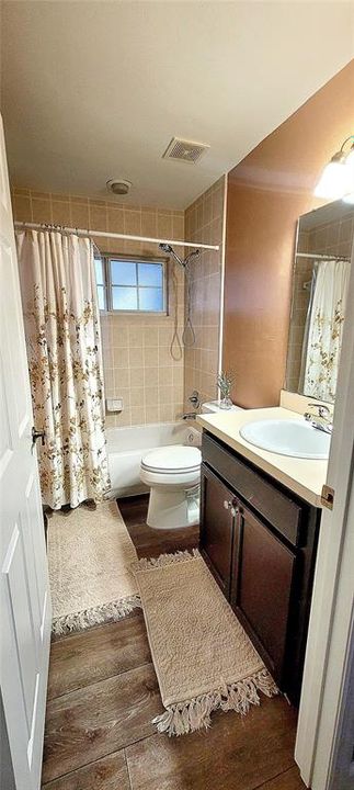 For Sale: $370,000 (3 beds, 2 baths, 1521 Square Feet)