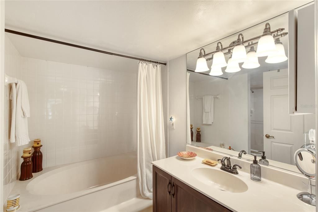 For Sale: $449,000 (2 beds, 2 baths, 1745 Square Feet)