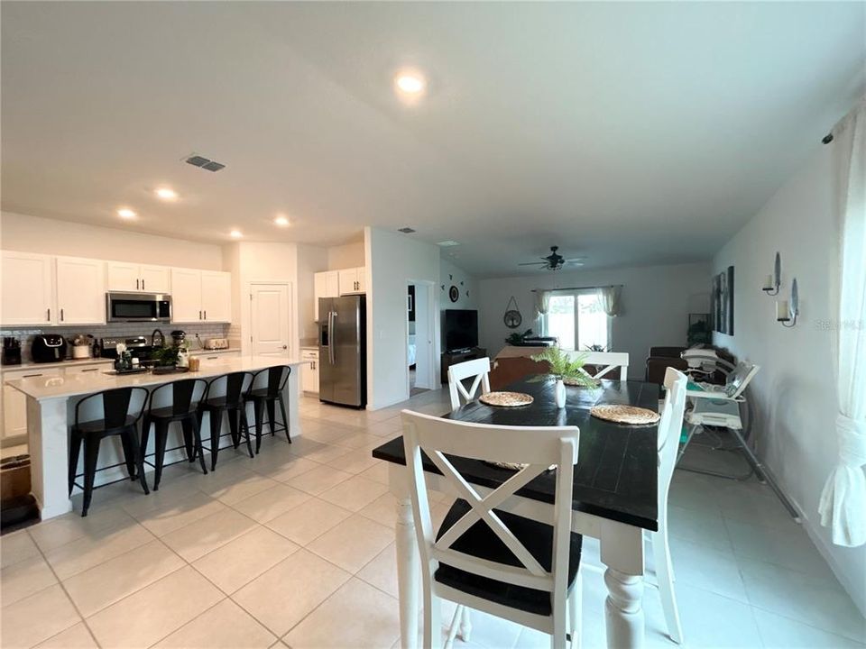 For Sale: $375,000 (4 beds, 2 baths, 1817 Square Feet)