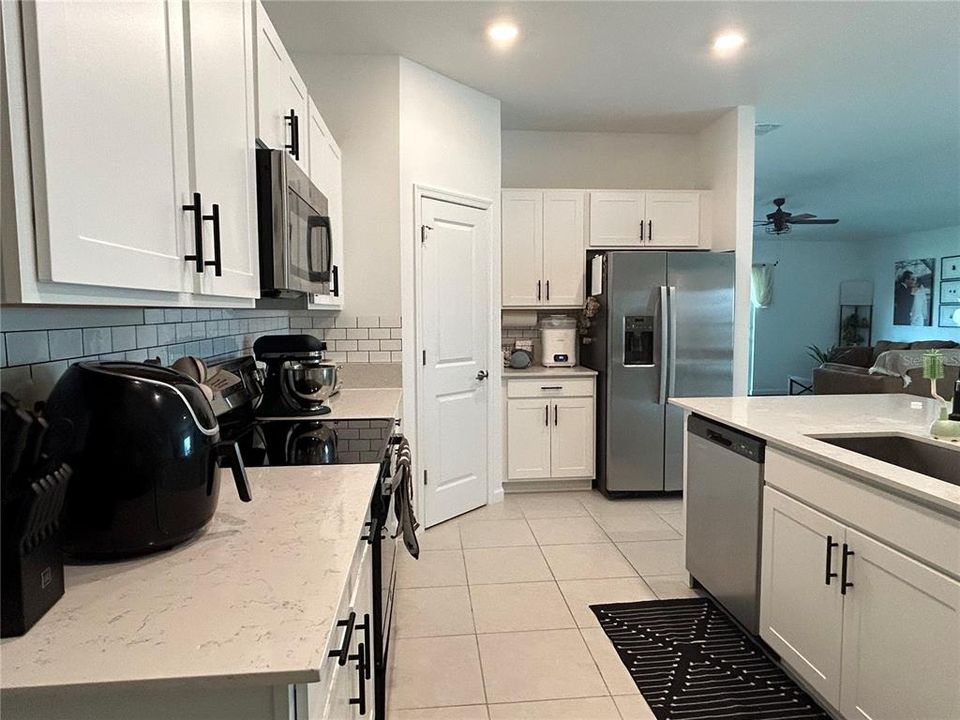 For Sale: $375,000 (4 beds, 2 baths, 1817 Square Feet)