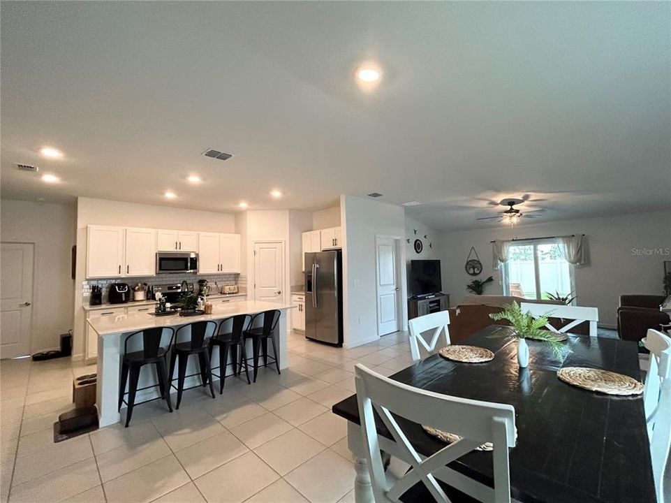 For Sale: $375,000 (4 beds, 2 baths, 1817 Square Feet)