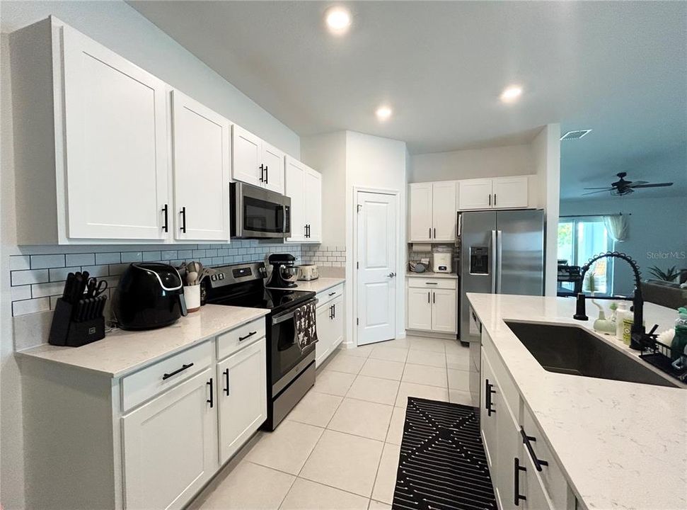 For Sale: $375,000 (4 beds, 2 baths, 1817 Square Feet)