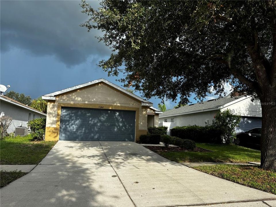 For Rent: $1,999 (3 beds, 2 baths, 1298 Square Feet)