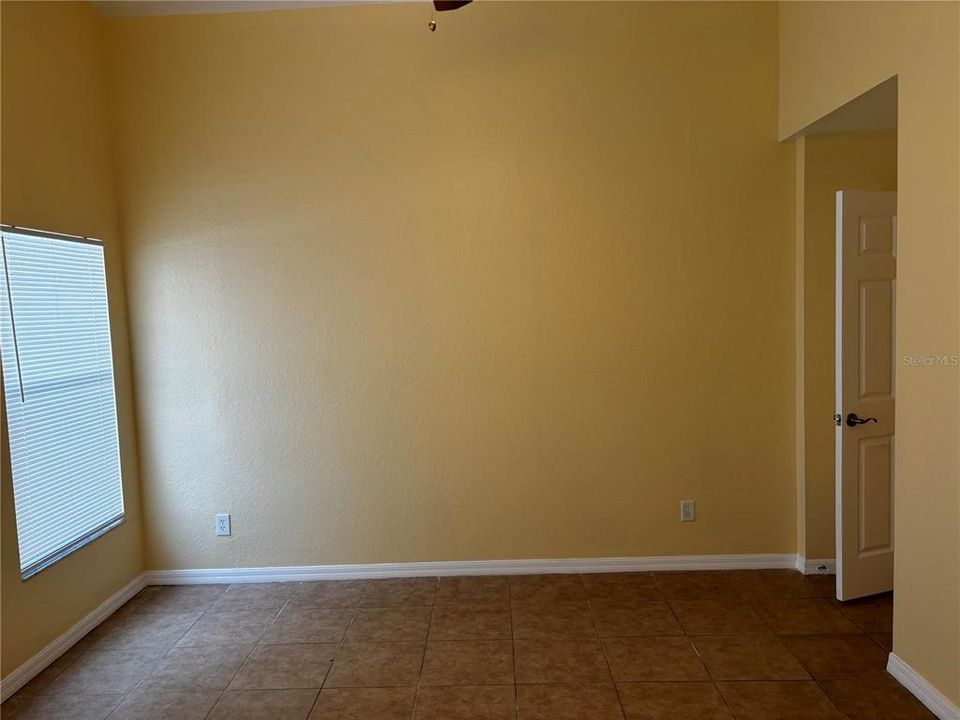 For Rent: $1,999 (3 beds, 2 baths, 1298 Square Feet)