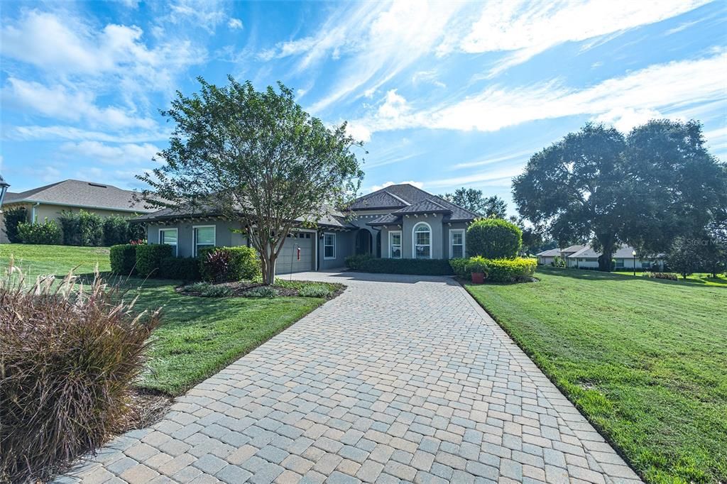 For Sale: $690,000 (3 beds, 3 baths, 2544 Square Feet)