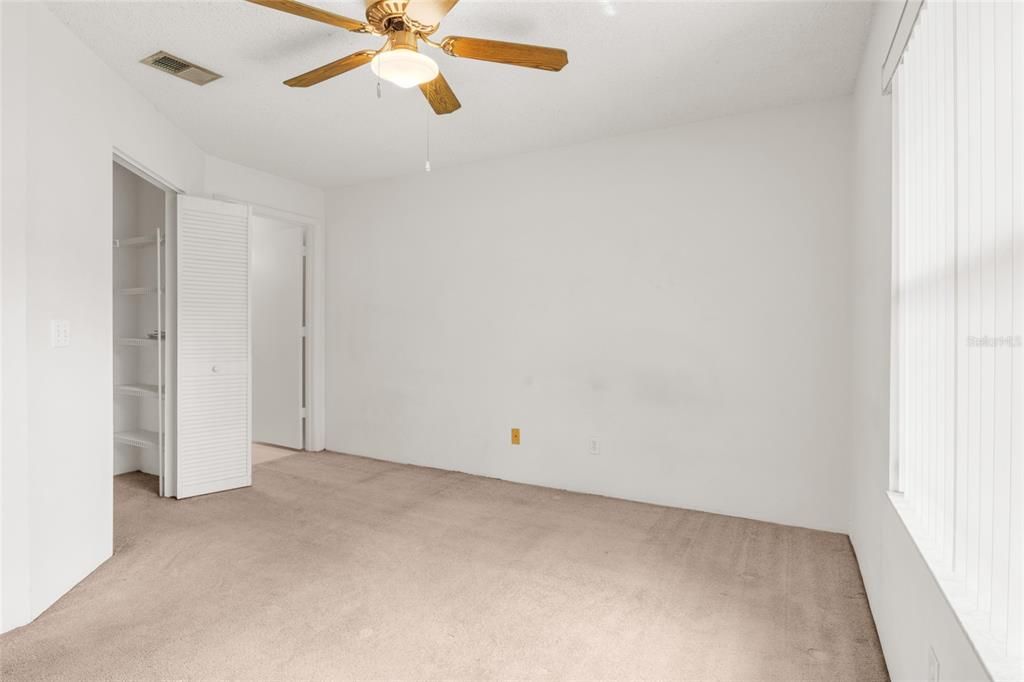 For Sale: $129,000 (2 beds, 2 baths, 864 Square Feet)