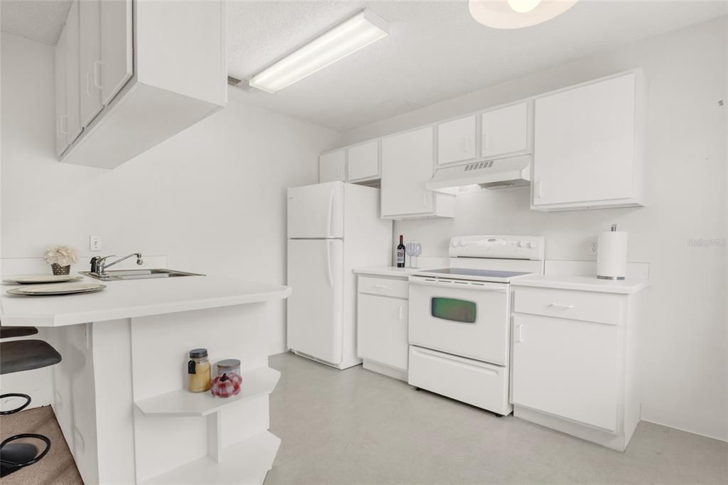 For Sale: $129,000 (2 beds, 2 baths, 864 Square Feet)