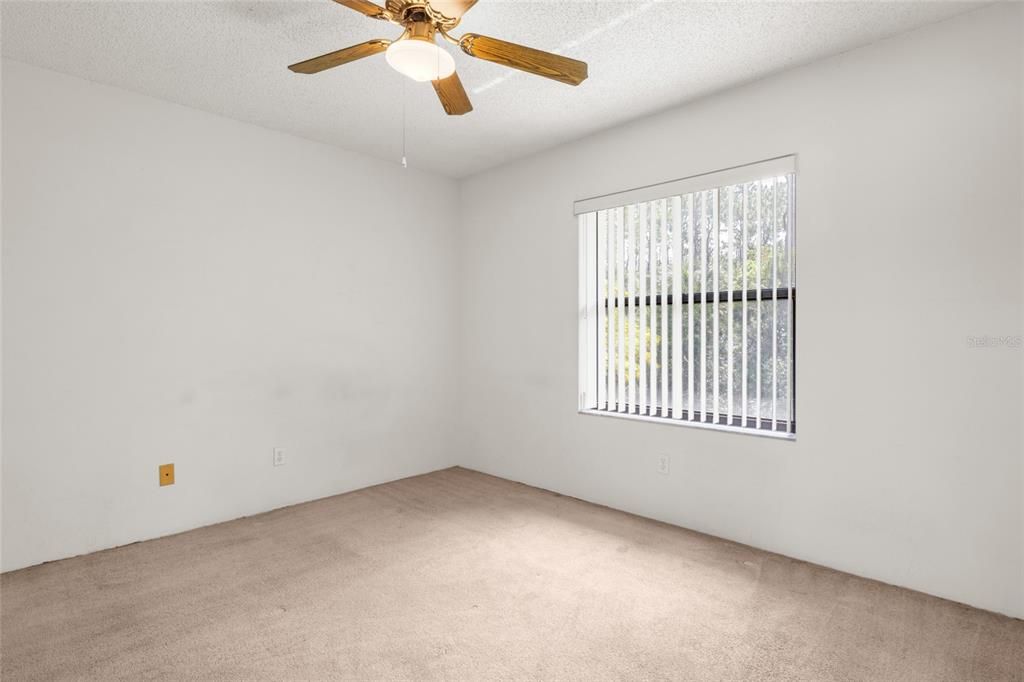 For Sale: $129,000 (2 beds, 2 baths, 864 Square Feet)