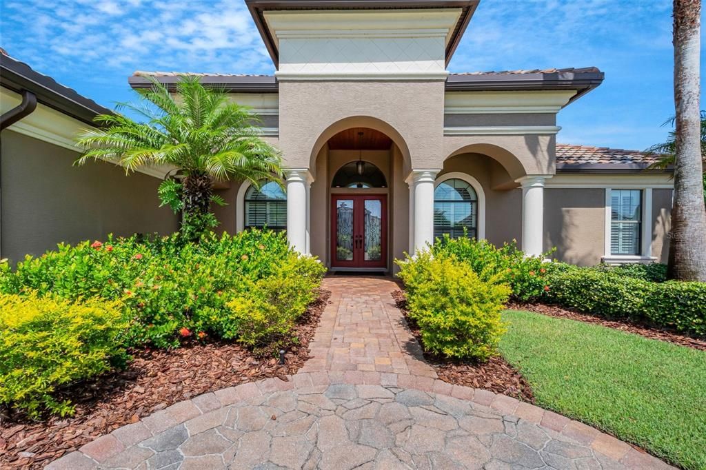 Such as lush landscaping and a dramatic entrance.