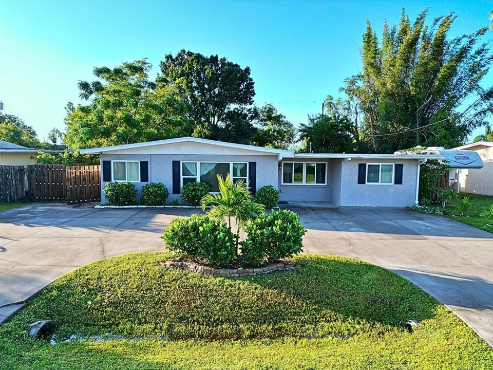 For Sale: $385,000 (4 beds, 2 baths, 1700 Square Feet)