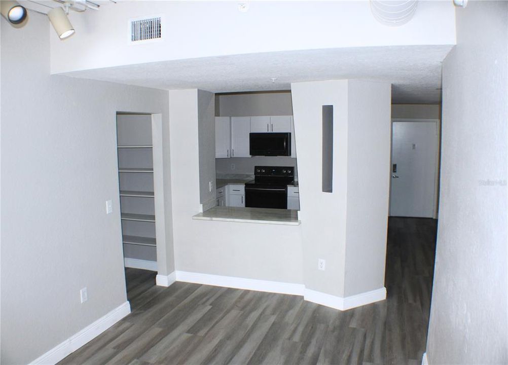 For Sale: $440,000 (2 beds, 2 baths, 1206 Square Feet)