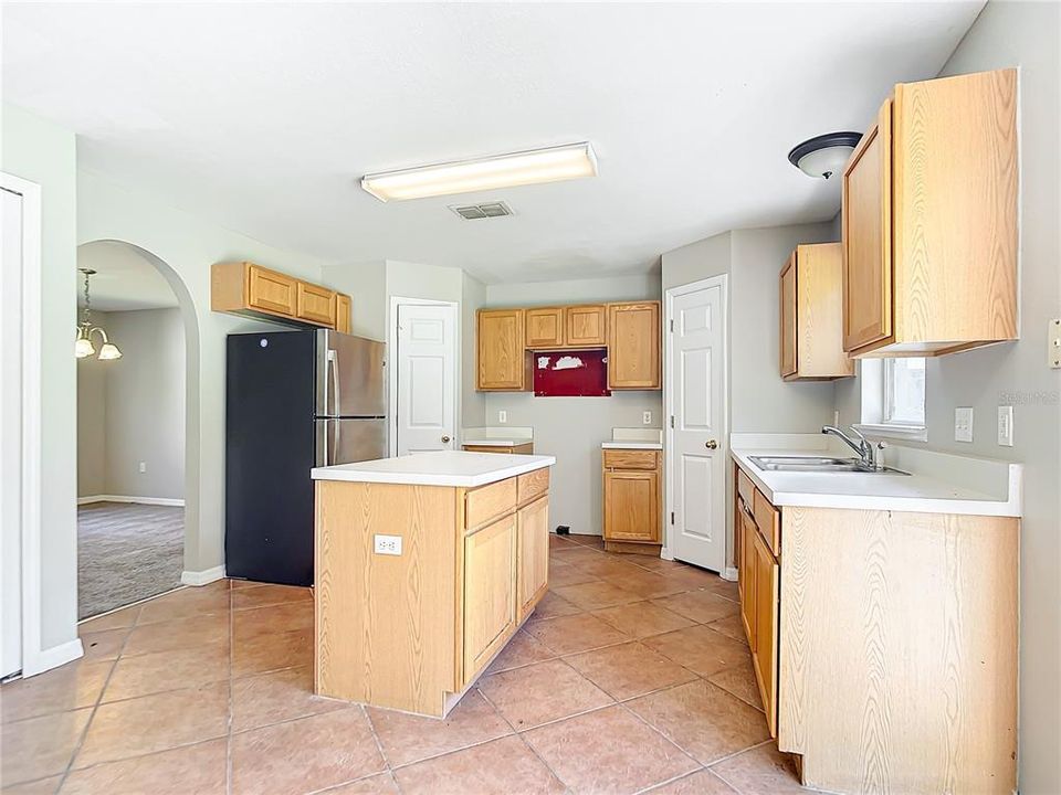 For Sale: $299,900 (3 beds, 2 baths, 2248 Square Feet)