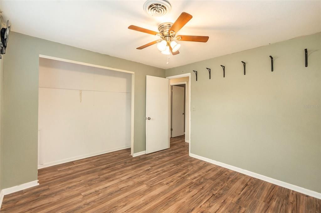 For Sale: $280,000 (3 beds, 2 baths, 1580 Square Feet)