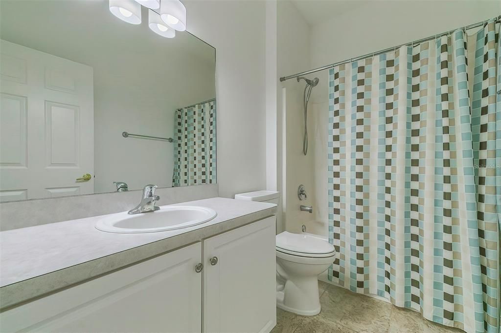 For Sale: $349,900 (2 beds, 2 baths, 1332 Square Feet)