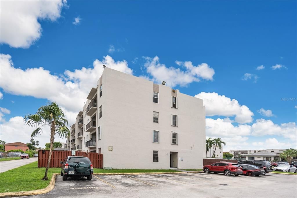 For Sale: $310,000 (3 beds, 2 baths, 1203 Square Feet)