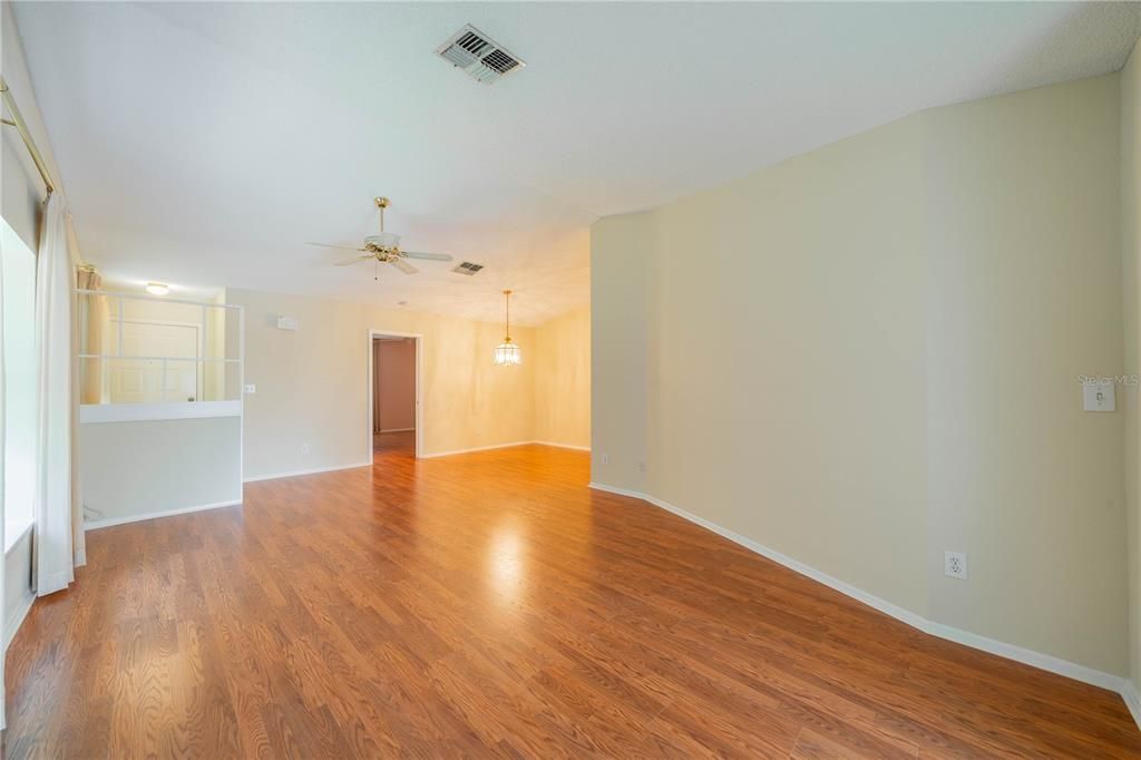 For Rent: $2,500 (3 beds, 2 baths, 1346 Square Feet)