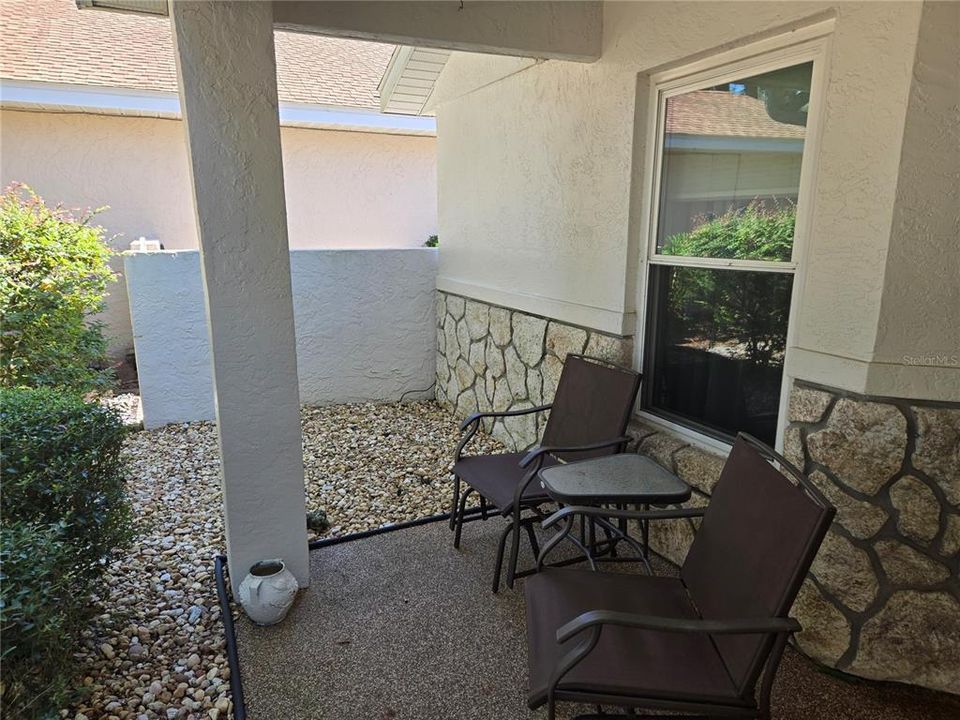 For Sale: $289,900 (2 beds, 2 baths, 1630 Square Feet)