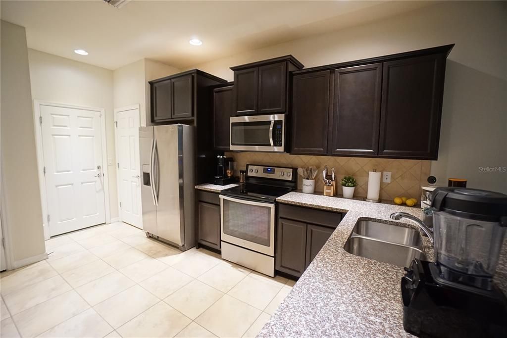 For Rent: $2,000 (2 beds, 2 baths, 1588 Square Feet)