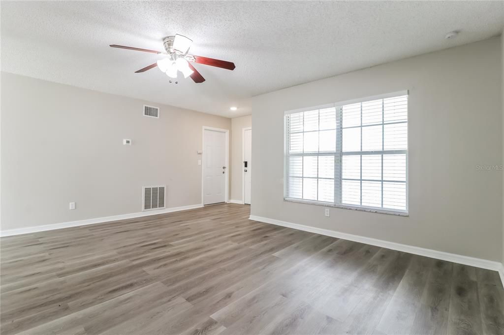 For Rent: $2,495 (4 beds, 2 baths, 1438 Square Feet)