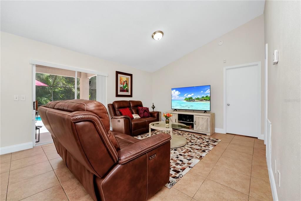 Active With Contract: $449,900 (3 beds, 2 baths, 1940 Square Feet)