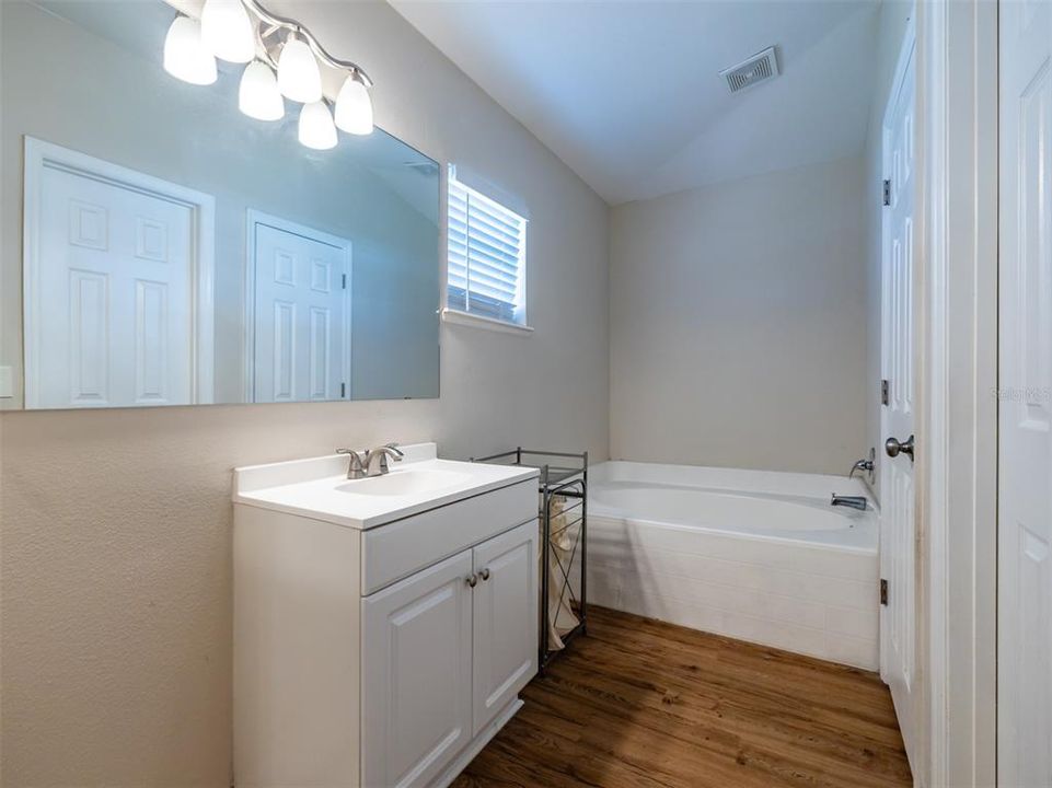 For Sale: $309,900 (3 beds, 2 baths, 1465 Square Feet)