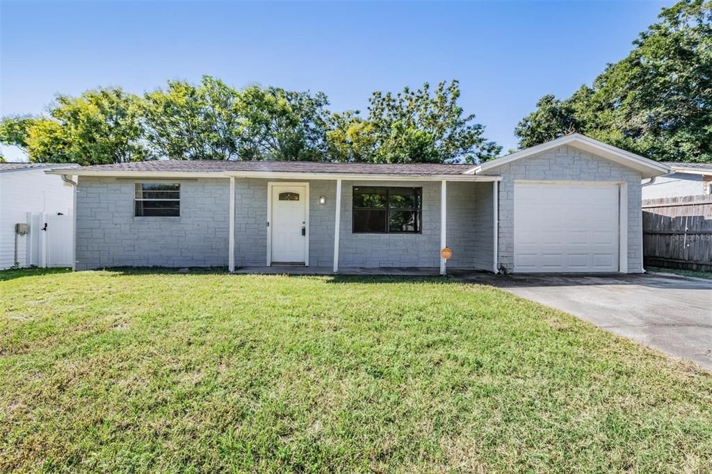 For Sale: $215,000 (3 beds, 2 baths, 1186 Square Feet)