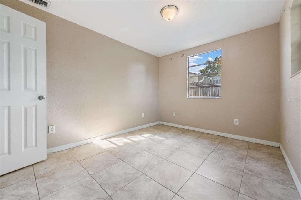 For Sale: $215,000 (3 beds, 2 baths, 1186 Square Feet)