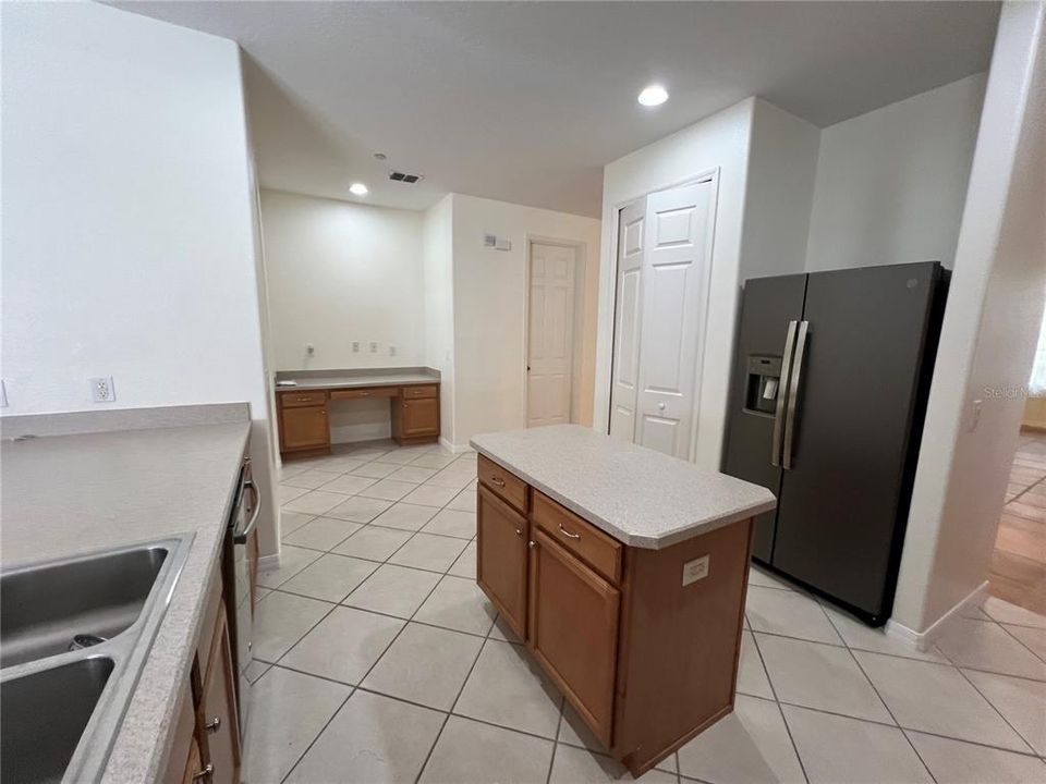 For Rent: $3,195 (3 beds, 2 baths, 2112 Square Feet)