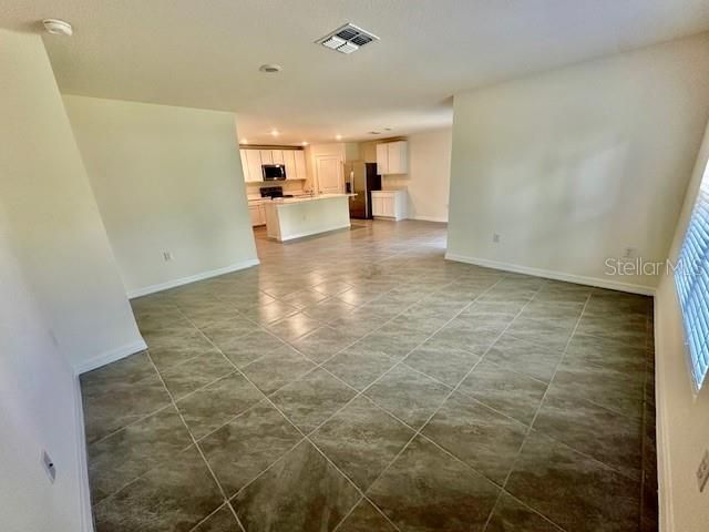 For Rent: $2,200 (4 beds, 2 baths, 1828 Square Feet)