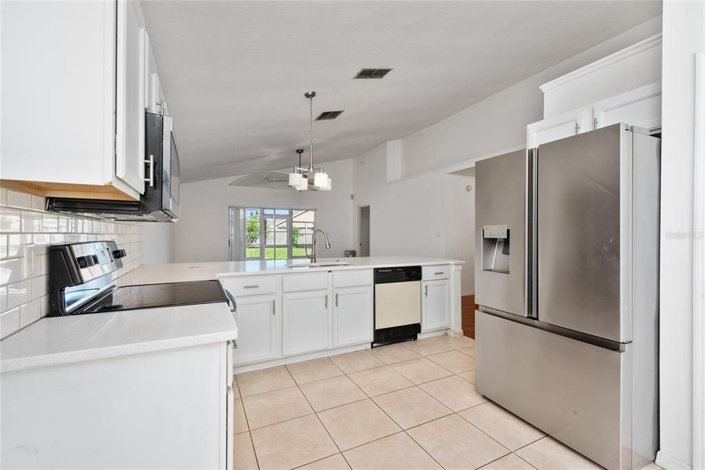 For Sale: $379,000 (3 beds, 2 baths, 1272 Square Feet)