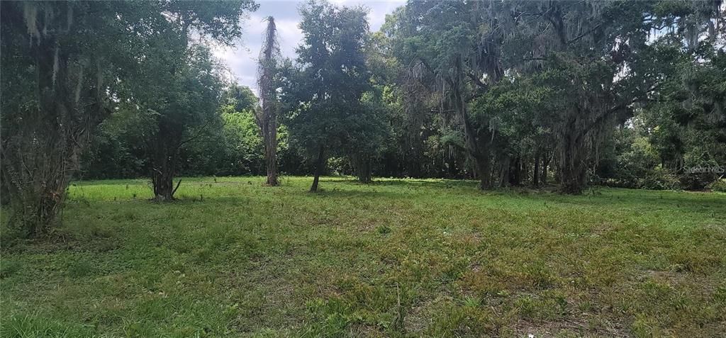 Activo con contrato: $75,000 (1.14 acres)