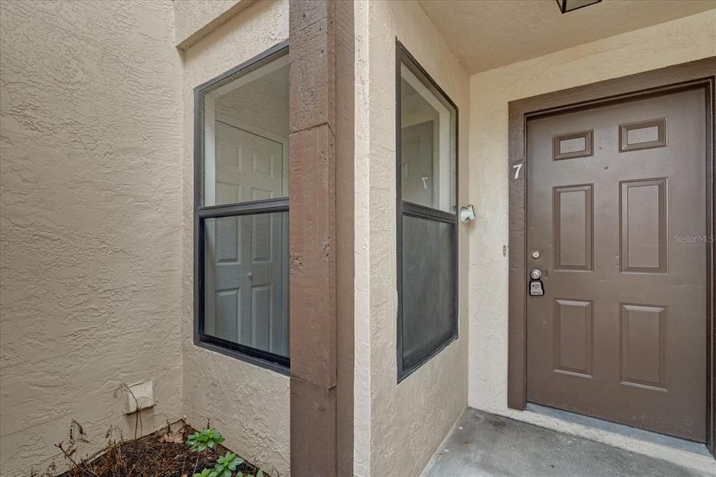 For Sale: $229,900 (2 beds, 2 baths, 1090 Square Feet)