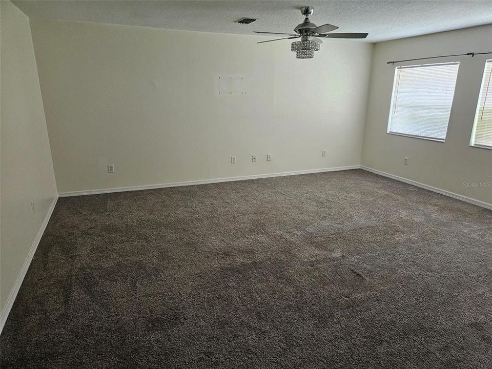 For Rent: $1,700 (3 beds, 2 baths, 1232 Square Feet)