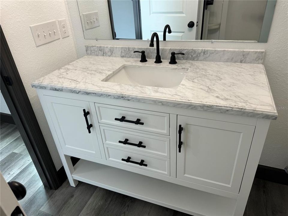 JEWEL MODEL BATHROOM