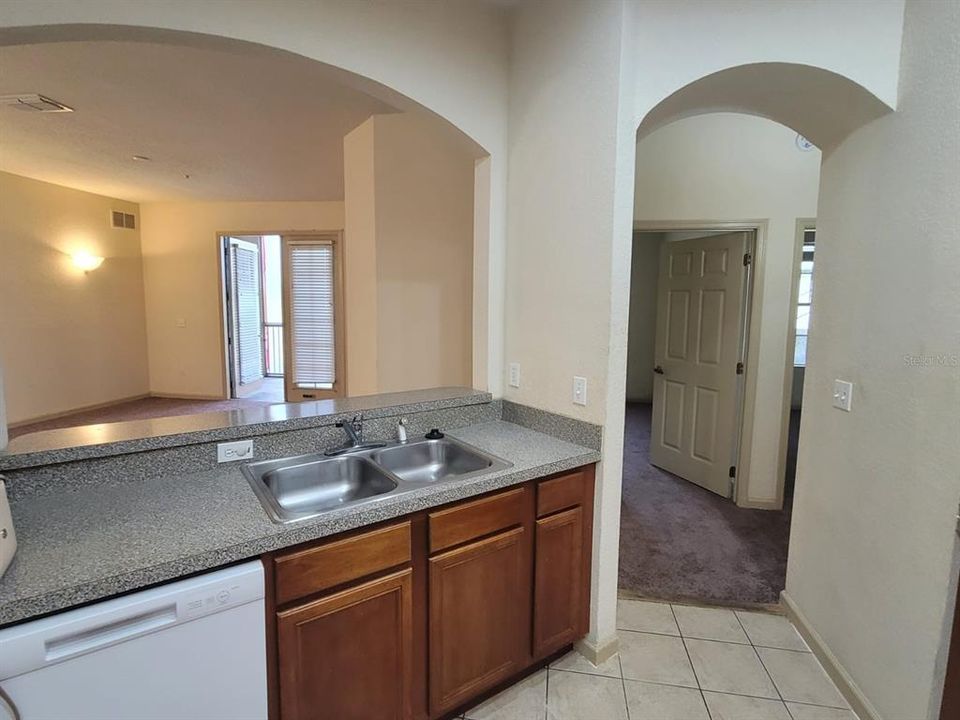 For Rent: $1,750 (3 beds, 2 baths, 1433 Square Feet)