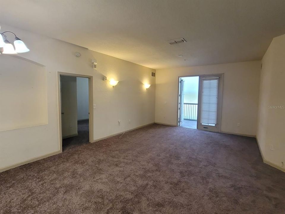 For Rent: $1,750 (3 beds, 2 baths, 1433 Square Feet)