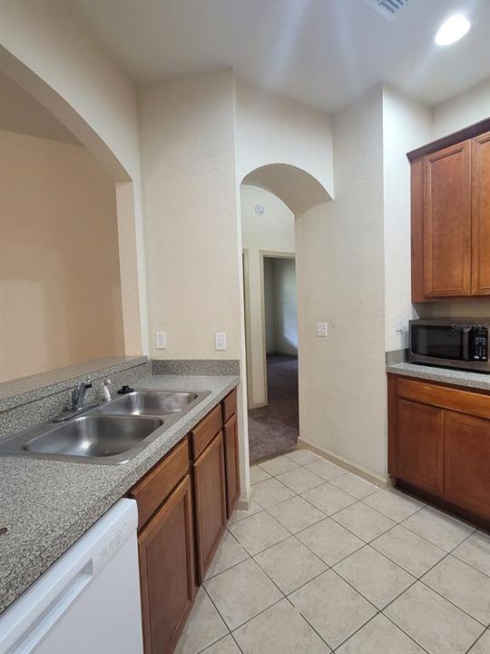 For Rent: $1,750 (3 beds, 2 baths, 1433 Square Feet)