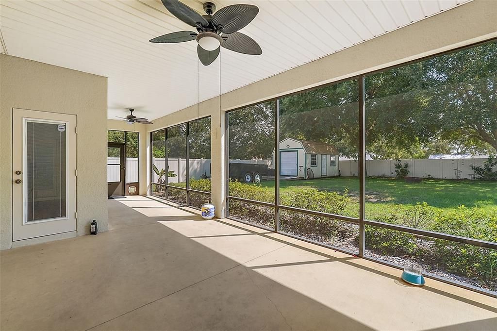 Large Screened Lania looking into back yard