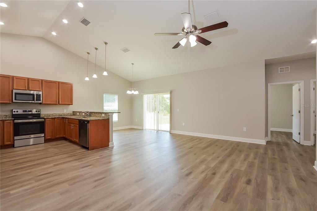 For Rent: $1,885 (3 beds, 2 baths, 1352 Square Feet)